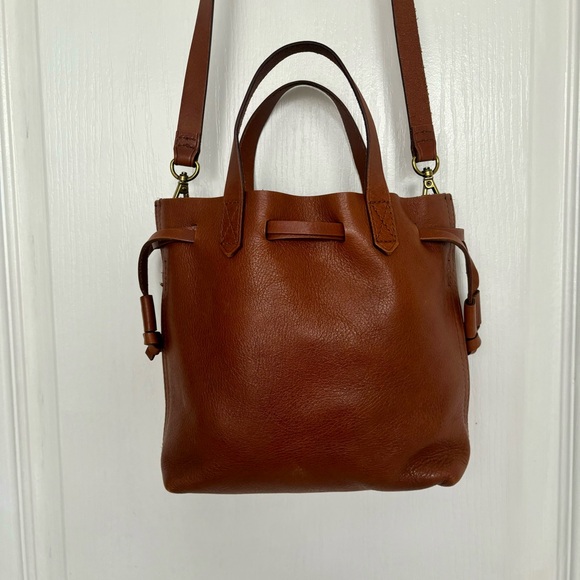 Madewell The Small Drawstring Transport Crossbody Bag in English Saddle - Picture 7 of 14